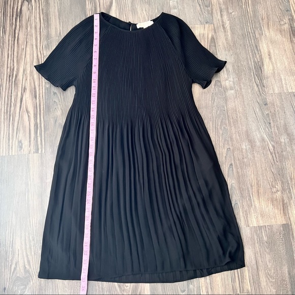 Michael Michael Kors Black Pleated Short Sleeve Dress - Picture 6 of 11